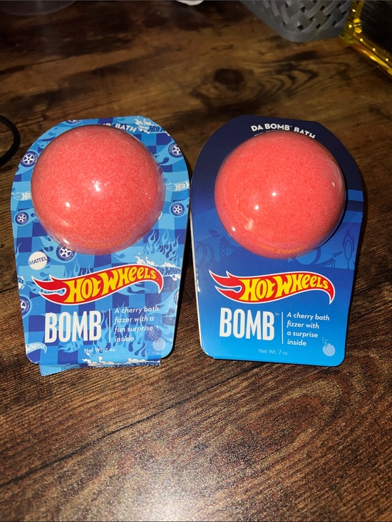 Hot Wheels Other - Hot Wheels Da Bomb Cherry Bath Bomb Surprise Inside
(Set of 2)